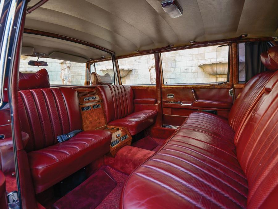 Интерьер Mercedes-Benz 600 Pullman Limousine 1970 года  (фото 20 из 31)